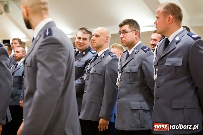 Zdjęcie w galerii na portalu naszraciborz.pl: Raciborskie obchody Święta Policji na zamku. 70 funkcjonariuszy z awansami wiadomości z regionu