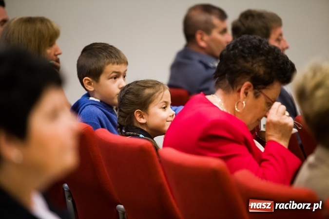 Zdjęcie w galerii na portalu naszraciborz.pl: Raciborskie obchody Święta Policji na zamku. 70 funkcjonariuszy z awansami wiadomości z regionu