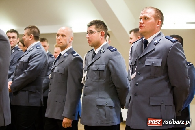 Zdjęcie w galerii na portalu naszraciborz.pl: Raciborskie obchody Święta Policji na zamku. 70 funkcjonariuszy z awansami wiadomości z regionu