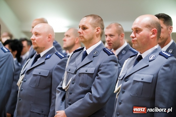 Zdjęcie w galerii na portalu naszraciborz.pl: Raciborskie obchody Święta Policji na zamku. 70 funkcjonariuszy z awansami wiadomości z regionu