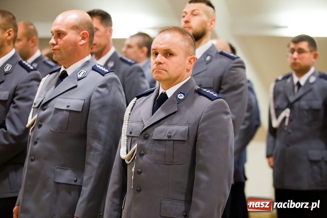 Zdjęcie w galerii na portalu naszraciborz.pl: Raciborskie obchody Święta Policji na zamku. 70 funkcjonariuszy z awansami wiadomości z regionu