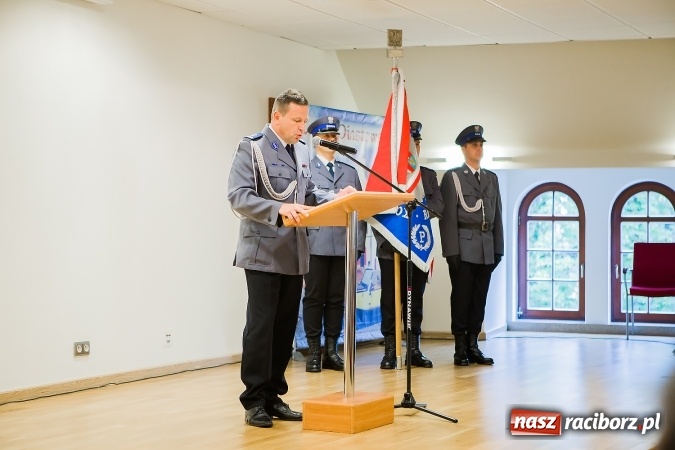 Zdjęcie w galerii na portalu naszraciborz.pl: Raciborskie obchody Święta Policji na zamku. 70 funkcjonariuszy z awansami wiadomości z regionu