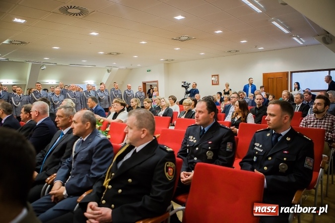 Zdjęcie w galerii na portalu naszraciborz.pl: Raciborskie obchody Święta Policji na zamku. 70 funkcjonariuszy z awansami wiadomości z regionu