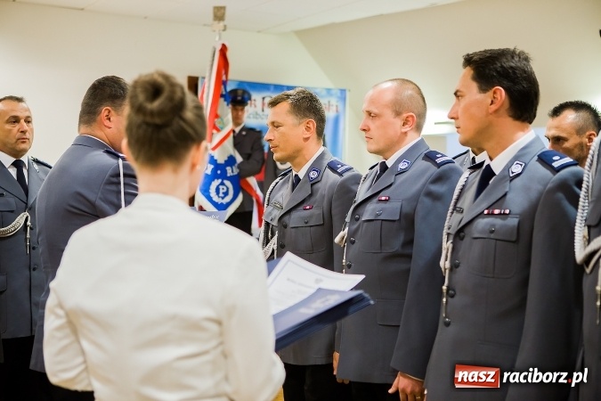 Zdjęcie w galerii na portalu naszraciborz.pl: Raciborskie obchody Święta Policji na zamku. 70 funkcjonariuszy z awansami wiadomości z regionu