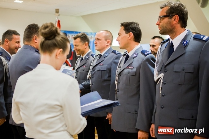 Zdjęcie w galerii na portalu naszraciborz.pl: Raciborskie obchody Święta Policji na zamku. 70 funkcjonariuszy z awansami wiadomości z regionu