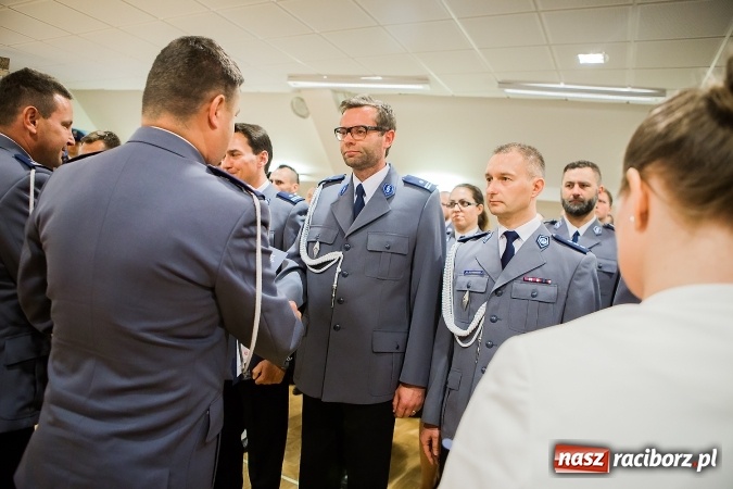 Zdjęcie w galerii na portalu naszraciborz.pl: Raciborskie obchody Święta Policji na zamku. 70 funkcjonariuszy z awansami wiadomości z regionu