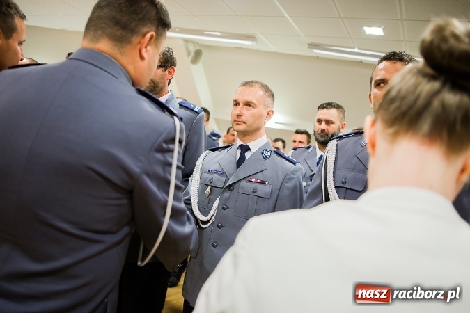 Zdjęcie w galerii na portalu naszraciborz.pl: Raciborskie obchody Święta Policji na zamku. 70 funkcjonariuszy z awansami wiadomości z regionu