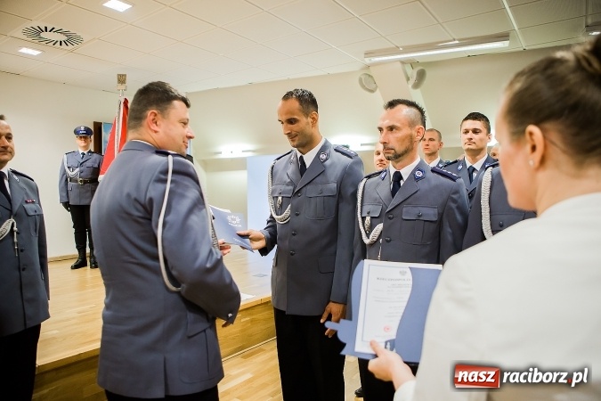 Zdjęcie w galerii na portalu naszraciborz.pl: Raciborskie obchody Święta Policji na zamku. 70 funkcjonariuszy z awansami wiadomości z regionu