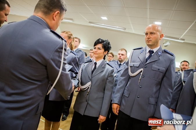 Zdjęcie w galerii na portalu naszraciborz.pl: Raciborskie obchody Święta Policji na zamku. 70 funkcjonariuszy z awansami wiadomości z regionu