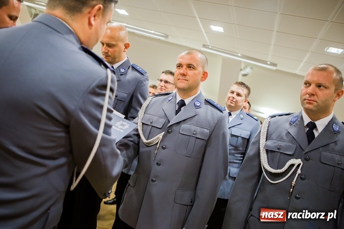 Zdjęcie w galerii na portalu naszraciborz.pl: Raciborskie obchody Święta Policji na zamku. 70 funkcjonariuszy z awansami wiadomości z regionu