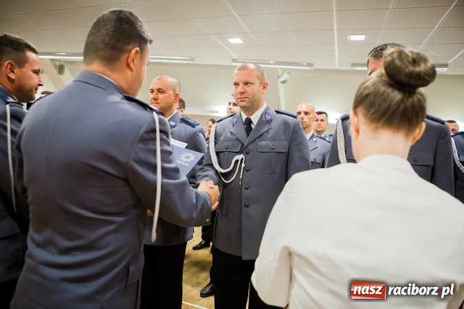 Zdjęcie w galerii na portalu naszraciborz.pl: Raciborskie obchody Święta Policji na zamku. 70 funkcjonariuszy z awansami wiadomości z regionu