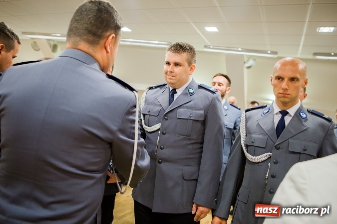 Zdjęcie w galerii na portalu naszraciborz.pl: Raciborskie obchody Święta Policji na zamku. 70 funkcjonariuszy z awansami wiadomości z regionu