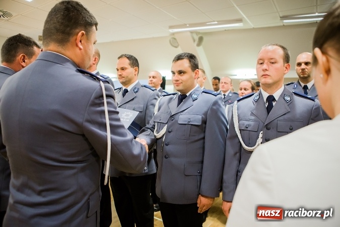 Zdjęcie w galerii na portalu naszraciborz.pl: Raciborskie obchody Święta Policji na zamku. 70 funkcjonariuszy z awansami wiadomości z regionu