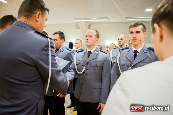 Zdjęcie w galerii na portalu naszraciborz.pl: Raciborskie obchody Święta Policji na zamku. 70 funkcjonariuszy z awansami wiadomości z regionu