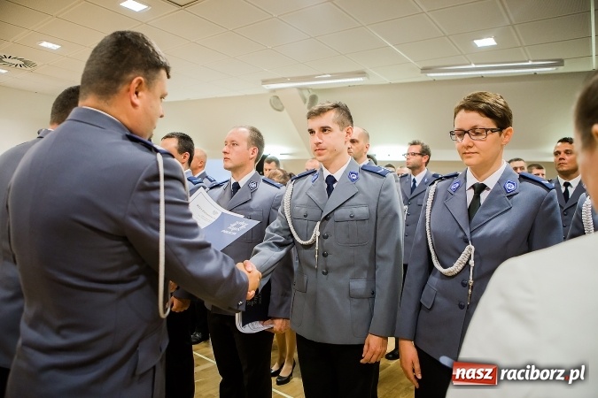 Zdjęcie w galerii na portalu naszraciborz.pl: Raciborskie obchody Święta Policji na zamku. 70 funkcjonariuszy z awansami wiadomości z regionu