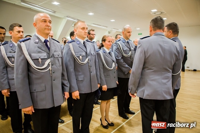 Zdjęcie w galerii na portalu naszraciborz.pl: Raciborskie obchody Święta Policji na zamku. 70 funkcjonariuszy z awansami wiadomości z regionu
