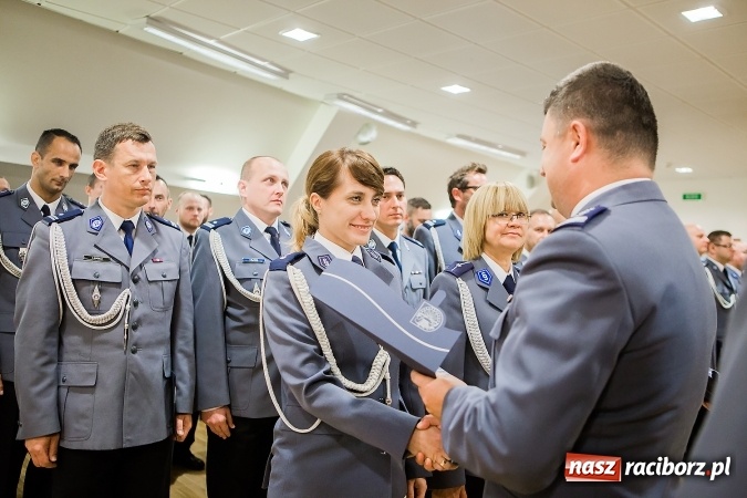 Zdjęcie w galerii na portalu naszraciborz.pl: Raciborskie obchody Święta Policji na zamku. 70 funkcjonariuszy z awansami wiadomości z regionu