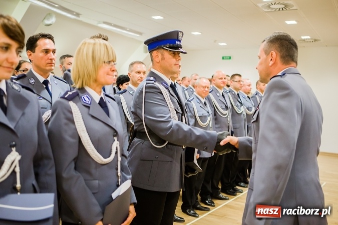 Zdjęcie w galerii na portalu naszraciborz.pl: Raciborskie obchody Święta Policji na zamku. 70 funkcjonariuszy z awansami wiadomości z regionu