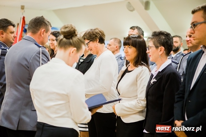 Zdjęcie w galerii na portalu naszraciborz.pl: Raciborskie obchody Święta Policji na zamku. 70 funkcjonariuszy z awansami wiadomości z regionu