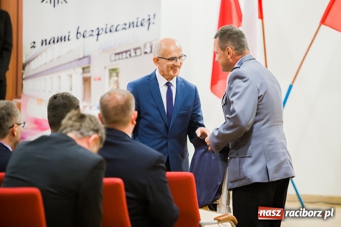 Zdjęcie w galerii na portalu naszraciborz.pl: Raciborskie obchody Święta Policji na zamku. 70 funkcjonariuszy z awansami wiadomości z regionu