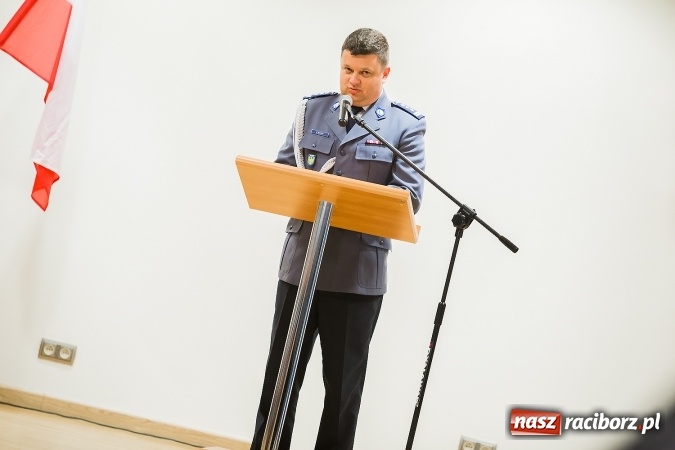 Zdjęcie w galerii na portalu naszraciborz.pl: Raciborskie obchody Święta Policji na zamku. 70 funkcjonariuszy z awansami wiadomości z regionu