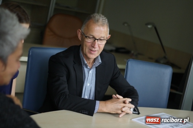 Zdjęcie w galerii na portalu naszraciborz.pl: Będziemy świętować 800 lat praw miejskich Raciborza. Wybrano logo na obchody tego wydarzenia wiadomości z regionu