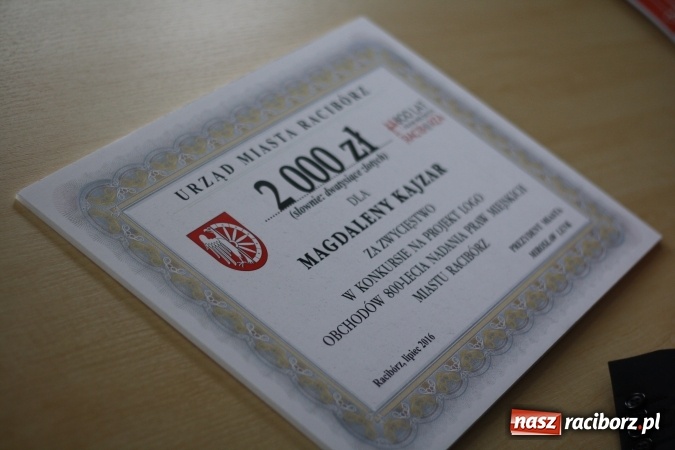 Zdjęcie w galerii na portalu naszraciborz.pl: Będziemy świętować 800 lat praw miejskich Raciborza. Wybrano logo na obchody tego wydarzenia wiadomości z regionu
