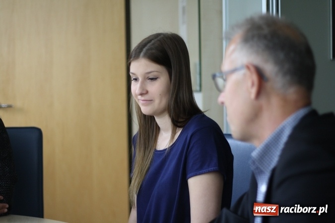 Zdjęcie w galerii na portalu naszraciborz.pl: Będziemy świętować 800 lat praw miejskich Raciborza. Wybrano logo na obchody tego wydarzenia wiadomości z regionu