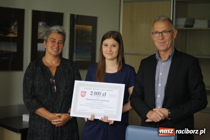 Zdjęcie w galerii na portalu naszraciborz.pl: Będziemy świętować 800 lat praw miejskich Raciborza. Wybrano logo na obchody tego wydarzenia wiadomości z regionu