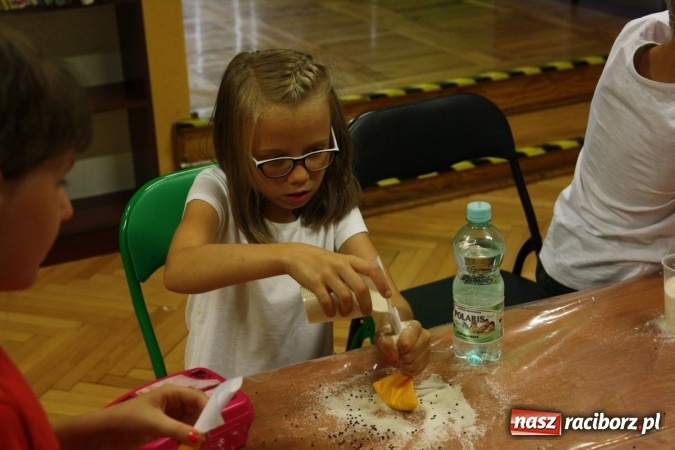 Zdjęcie w galerii na portalu naszraciborz.pl: Biblioteka w Nędzy uczy jak pozbyć się stresu. Jak?  wiadomości z regionu