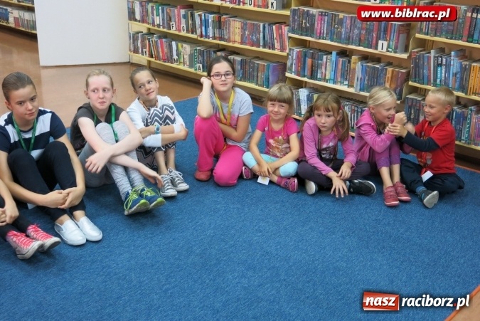 Zdjęcie w galerii na portalu naszraciborz.pl: Kim jest Dżok? - spotkanie z pisarką Barbarą Gawryluk w bibliotece wiadomości z regionu