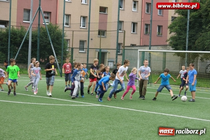 Zdjęcie w galerii na portalu naszraciborz.pl: Kim jest Dżok? - spotkanie z pisarką Barbarą Gawryluk w bibliotece wiadomości z regionu