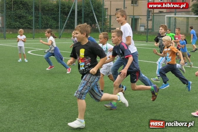 Zdjęcie w galerii na portalu naszraciborz.pl: Kim jest Dżok? - spotkanie z pisarką Barbarą Gawryluk w bibliotece wiadomości z regionu