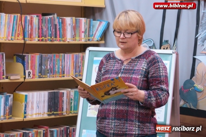 Zdjęcie w galerii na portalu naszraciborz.pl: Kim jest Dżok? - spotkanie z pisarką Barbarą Gawryluk w bibliotece wiadomości z regionu