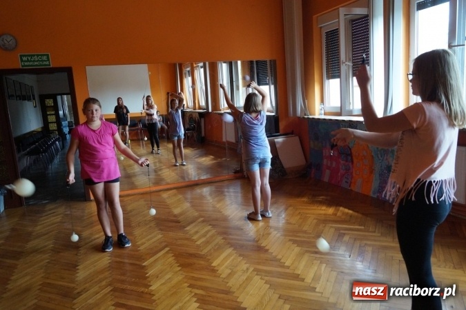 Zdjęcie w galerii na portalu naszraciborz.pl: Młodzież w Nędzy zainspirowana tradycją Nowej Zelandii. Jaką? wiadomości z regionu