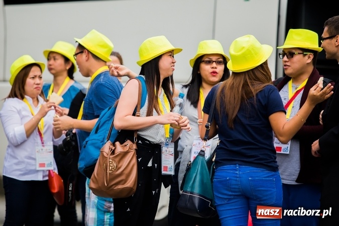 Zdjęcie w galerii na portalu naszraciborz.pl: Z Bahrajnu do Raciborza. Pielgrzymi przyjeżdżają na Światowe Dni Młodzieży wiadomości z regionu