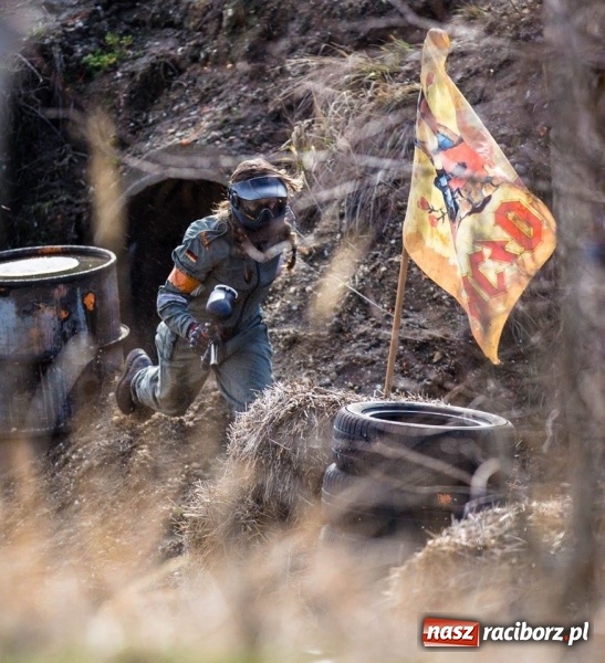 Zdjęcie w galerii na portalu naszraciborz.pl: Niezapomniana impreza i udana zabawa? Paintball w Tworkowie zna się na organizacji takich wydarzeń! wiadomości z regionu