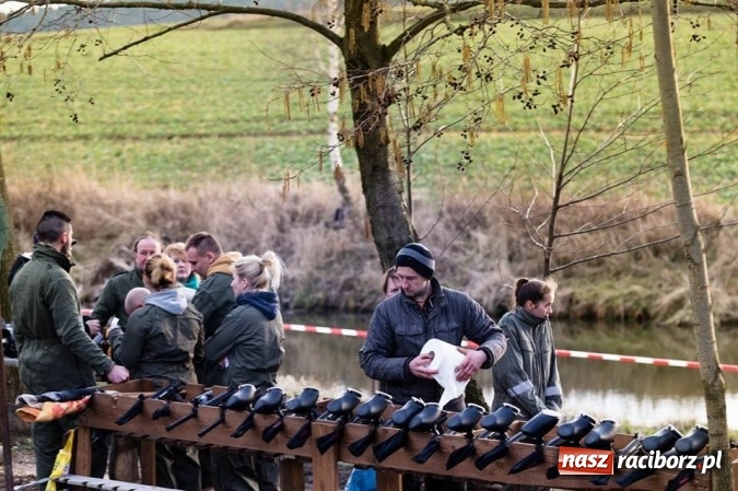 Zdjęcie w galerii na portalu naszraciborz.pl: Niezapomniana impreza i udana zabawa? Paintball w Tworkowie zna się na organizacji takich wydarzeń! wiadomości z regionu