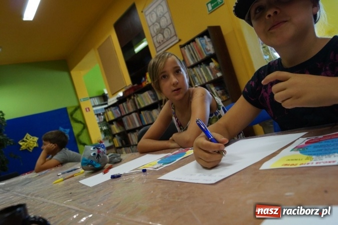 Zdjęcie w galerii na portalu naszraciborz.pl: O sztuce dziennikarskiej na zajęciach w Nędzy wiadomości z regionu