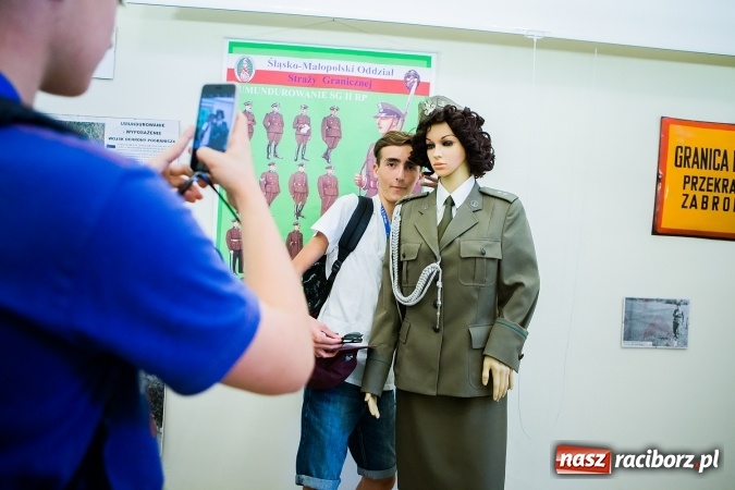 Zdjęcie w galerii na portalu naszraciborz.pl: Światowe Dni Młodzieży. Pielgrzymi biorą udział w Grze Miejskiej  wiadomości z regionu