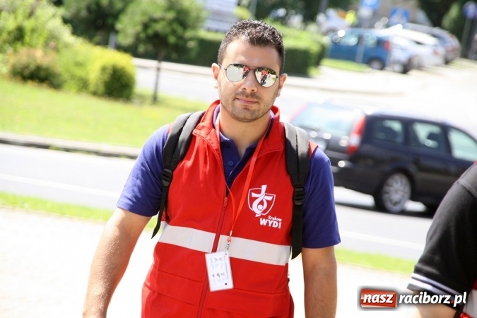 Zdjęcie w galerii na portalu naszraciborz.pl: Światowe Dni Młodzieży. Pielgrzymi biorą udział w Grze Miejskiej  wiadomości z regionu