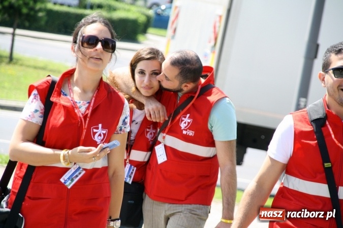 Zdjęcie w galerii na portalu naszraciborz.pl: Światowe Dni Młodzieży. Pielgrzymi biorą udział w Grze Miejskiej  wiadomości z regionu