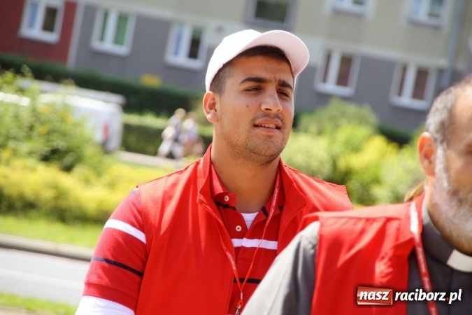 Zdjęcie w galerii na portalu naszraciborz.pl: Światowe Dni Młodzieży. Pielgrzymi biorą udział w Grze Miejskiej  wiadomości z regionu