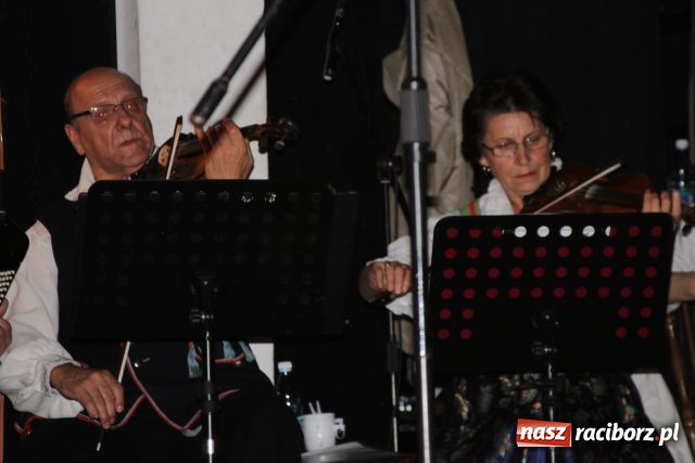 Zdjęcie w galerii na portalu naszraciborz.pl: Przy sobocie po robocie... wiadomości z regionu