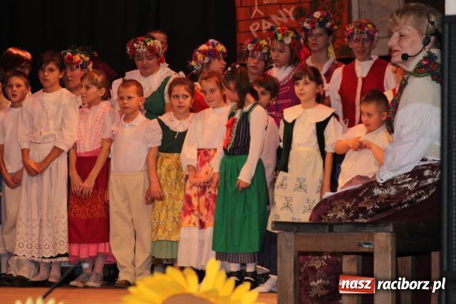 Zdjęcie w galerii na portalu naszraciborz.pl: Przy sobocie po robocie... wiadomości z regionu