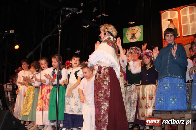 Zdjęcie w galerii na portalu naszraciborz.pl: Przy sobocie po robocie... wiadomości z regionu