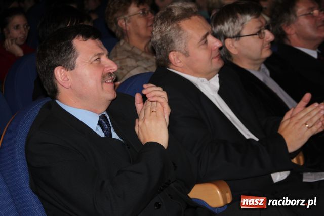 Zdjęcie w galerii na portalu naszraciborz.pl: Przy sobocie po robocie... wiadomości z regionu