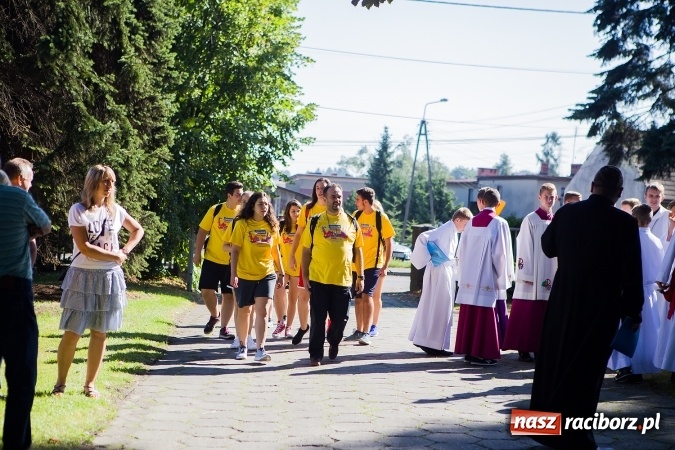 Zdjęcie w galerii na portalu naszraciborz.pl: Dekanat Pogrzebień powitał pielgrzymów Światowych Dni Młodzieży wiadomości z regionu