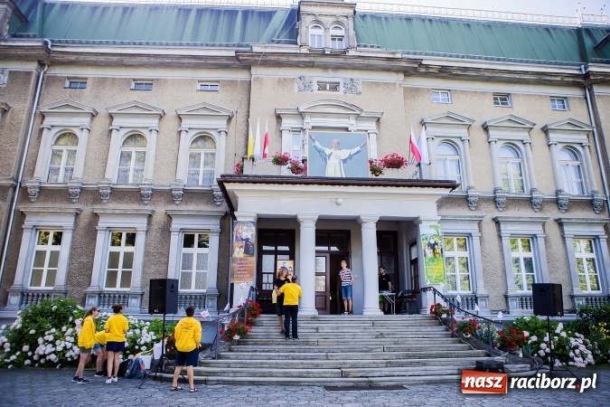 Zdjęcie w galerii na portalu naszraciborz.pl: Dekanat Pogrzebień powitał pielgrzymów Światowych Dni Młodzieży wiadomości z regionu