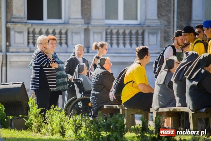 Zdjęcie w galerii na portalu naszraciborz.pl: Dekanat Pogrzebień powitał pielgrzymów Światowych Dni Młodzieży wiadomości z regionu